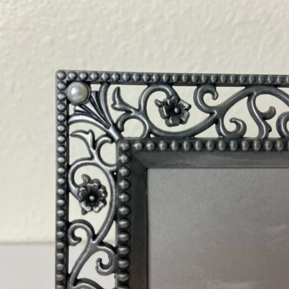 Burnes Metal Picture Photo Frame FRIENDS